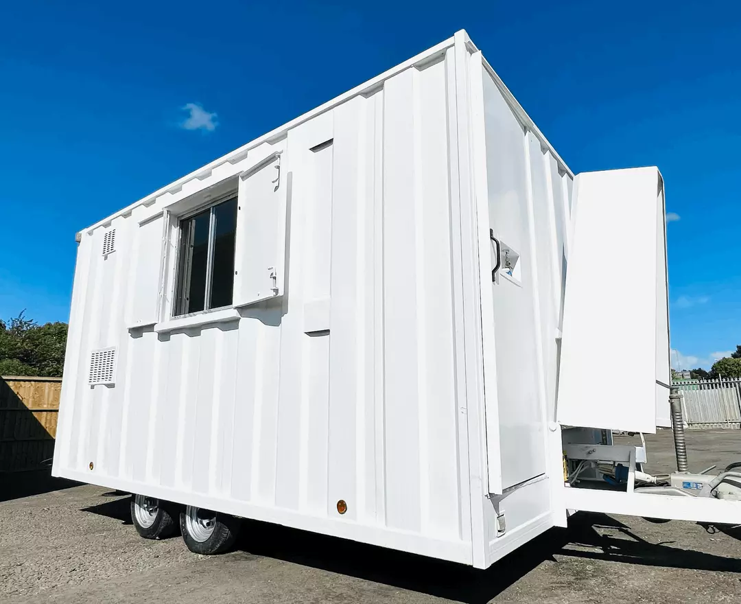 2 Axles 2 Toilets Groundhog Mobile Welfare Unit 16 x 7 5 ft Fully Refurbished Throughout ! Used Serviced Diesel Generator