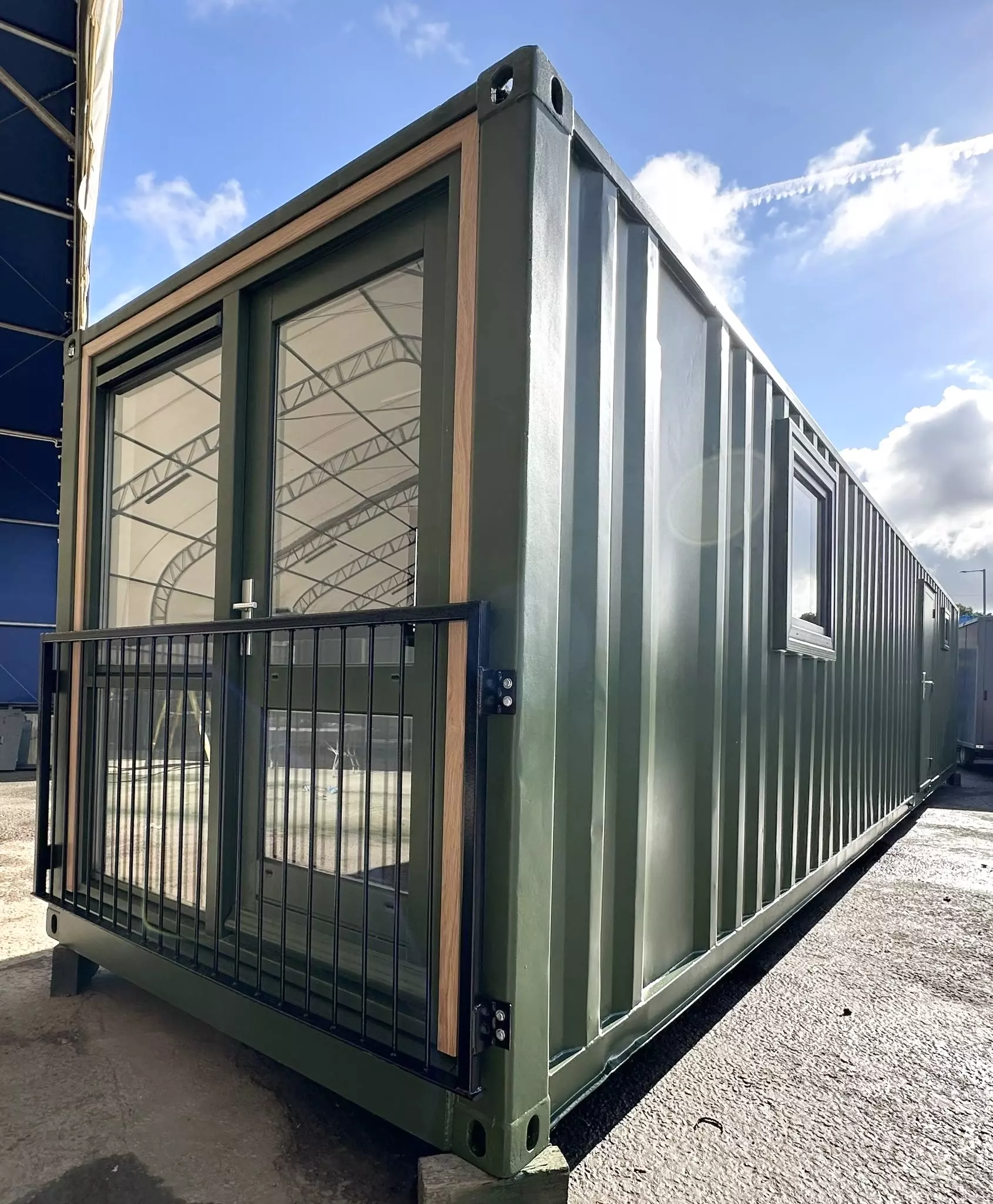 40x8ft Converted Shipping Container Open Plan Office with Toilets for Sale