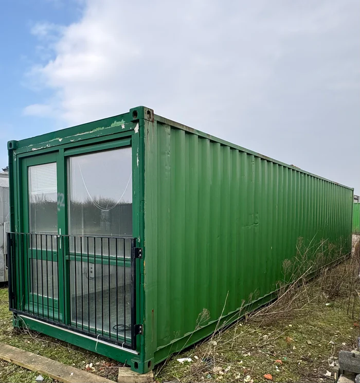 40x8ft Modified Converted Shipping Container Office with WC & Shower Room for Sale